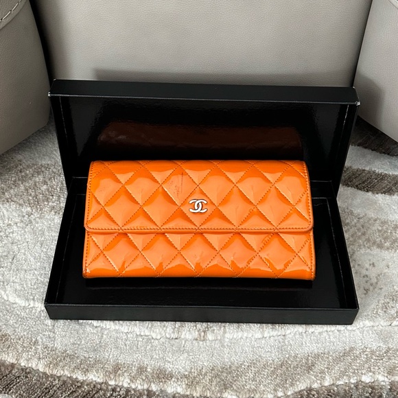 CHANEL BRIGHT ORANGE DIAMOND STITCH PATENT LEATHER LONG WALLET WITH BOX - Picture 13 of 16